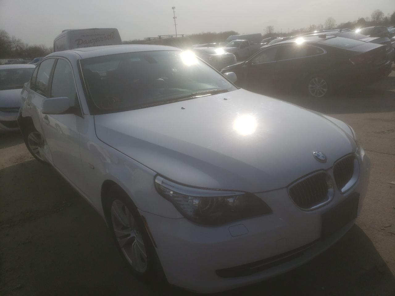 BMW 528 I 2009 with VIN WBANU53559C121551 - Photo from auction