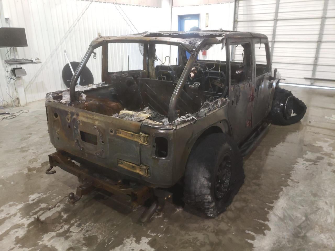 Photo 4 from auction – 2014 JEEP WRANGLER U with VIN 1C4BJWDG6EL177156