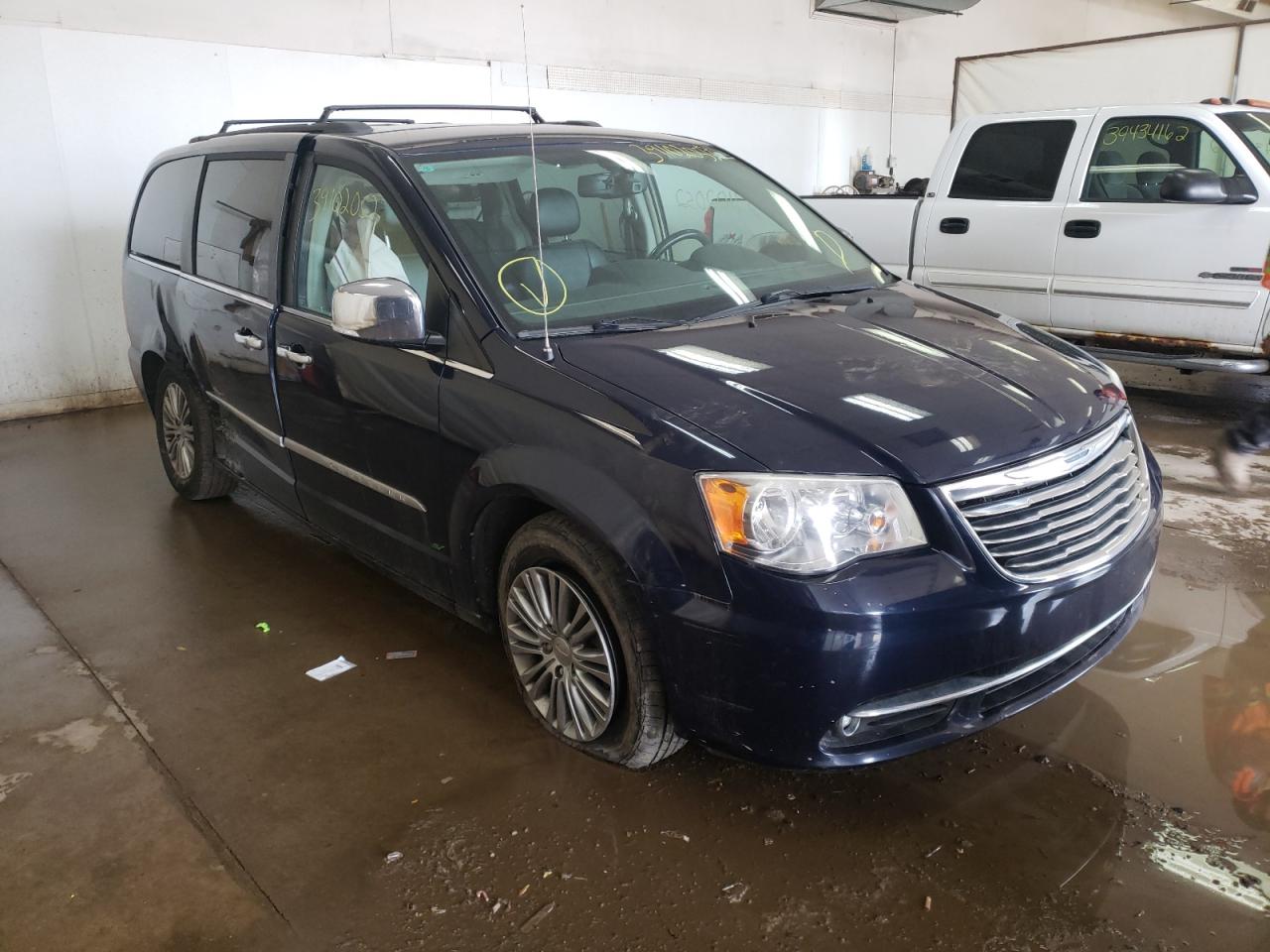 CHRYSLER TOWN & COU 2014 with VIN 2C4RC1CG9ER425906 - Photo from auction