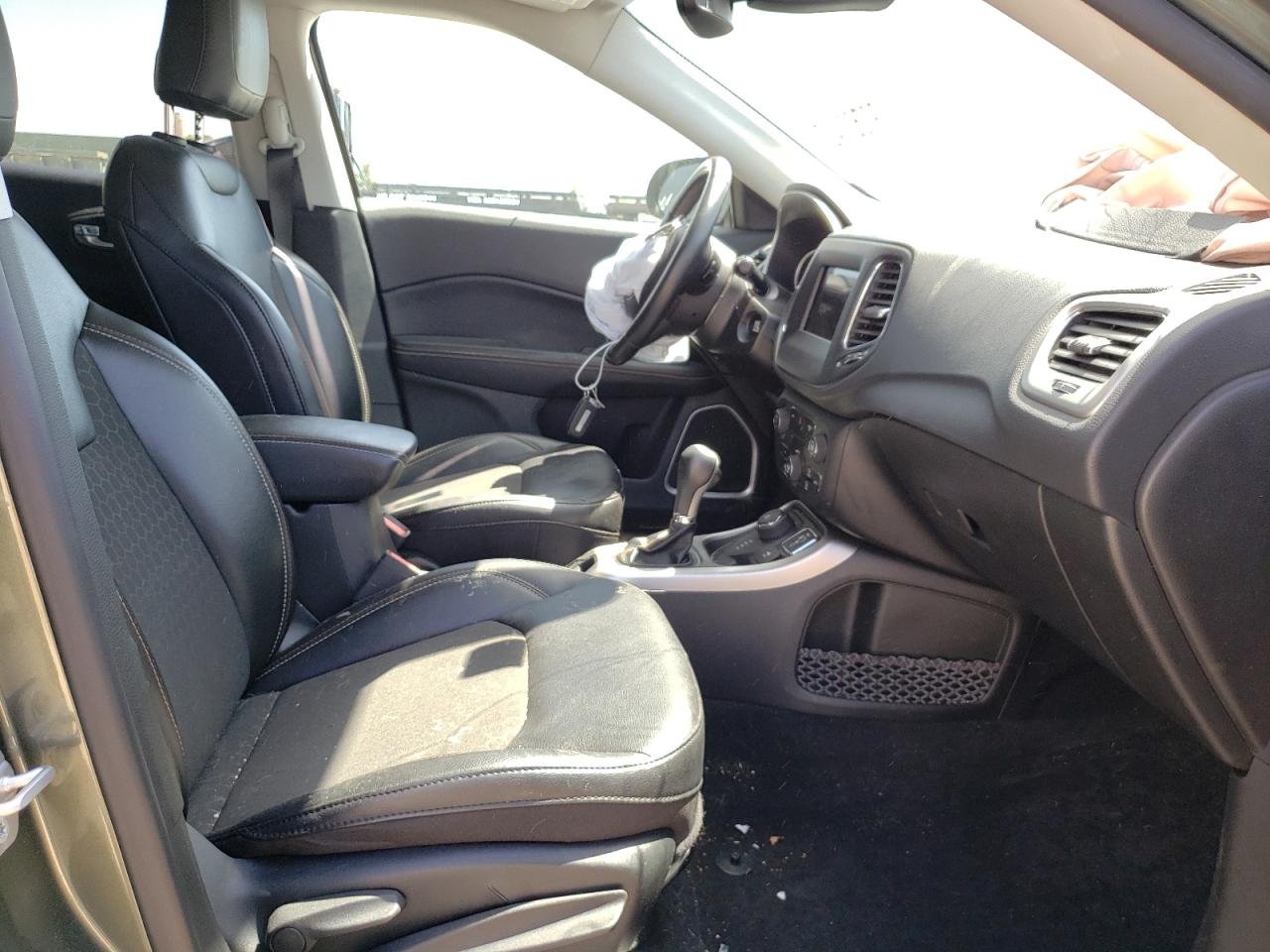 Photo 5 from auction – 2020 JEEP COMPASS LA with VIN 3C4NJDBB4LT116866