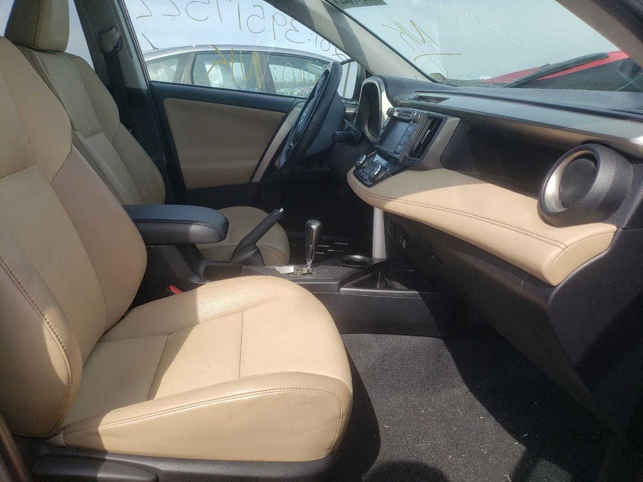 Photo 5 from auction – 2015 TOYOTA RAV4 LIMIT with VIN 2T3DFREVXFW252609