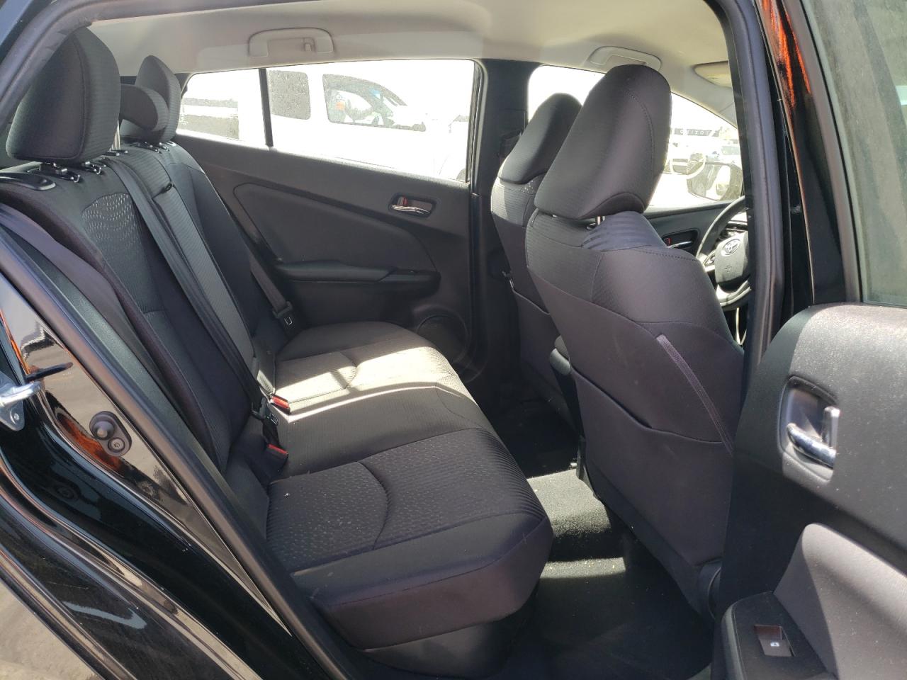 Photo 6 from auction – 2016 TOYOTA PRIUS with VIN JTDKBRFUXG3512262