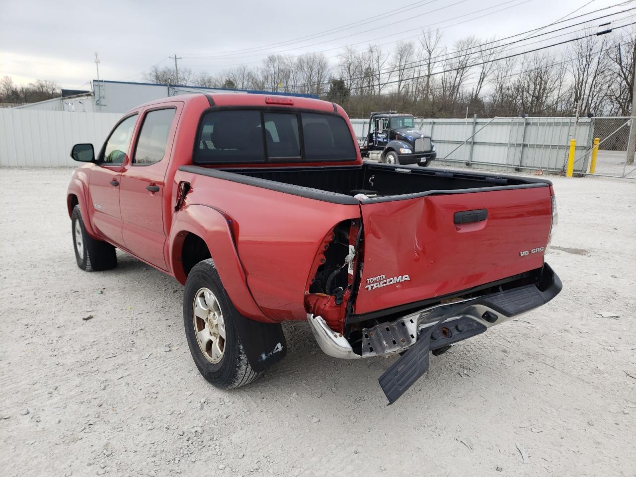 Photo 3 from auction – 2013 TOYOTA TACOMA DOU with VIN 3TMLU4EN5DM107366