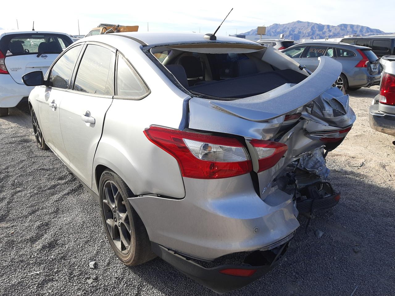 Photo 3 from auction – 2013 FORD FOCUS SE with VIN 1FADP3F29DL158807