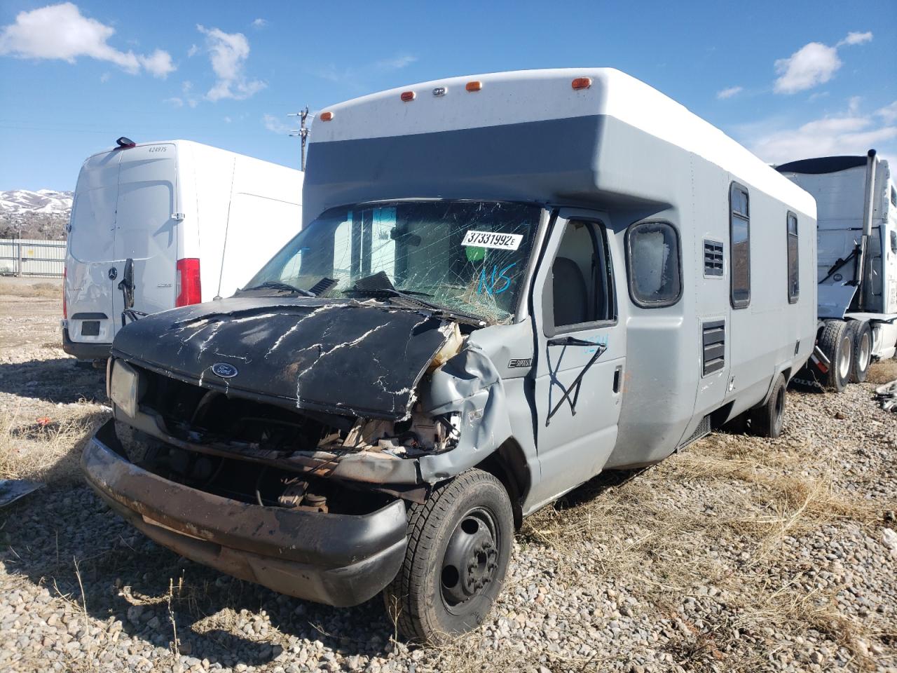 Photo 2 from auction – 1998 FORD ECONOLINE with VIN 1FDXE40SXWHB02372