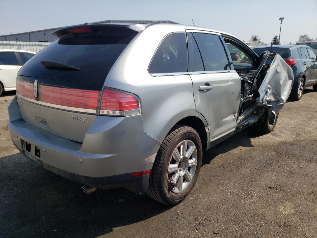 Photo 4 from auction – 2007 LINCOLN MKX with VIN 2LMDU68C07BJ27556