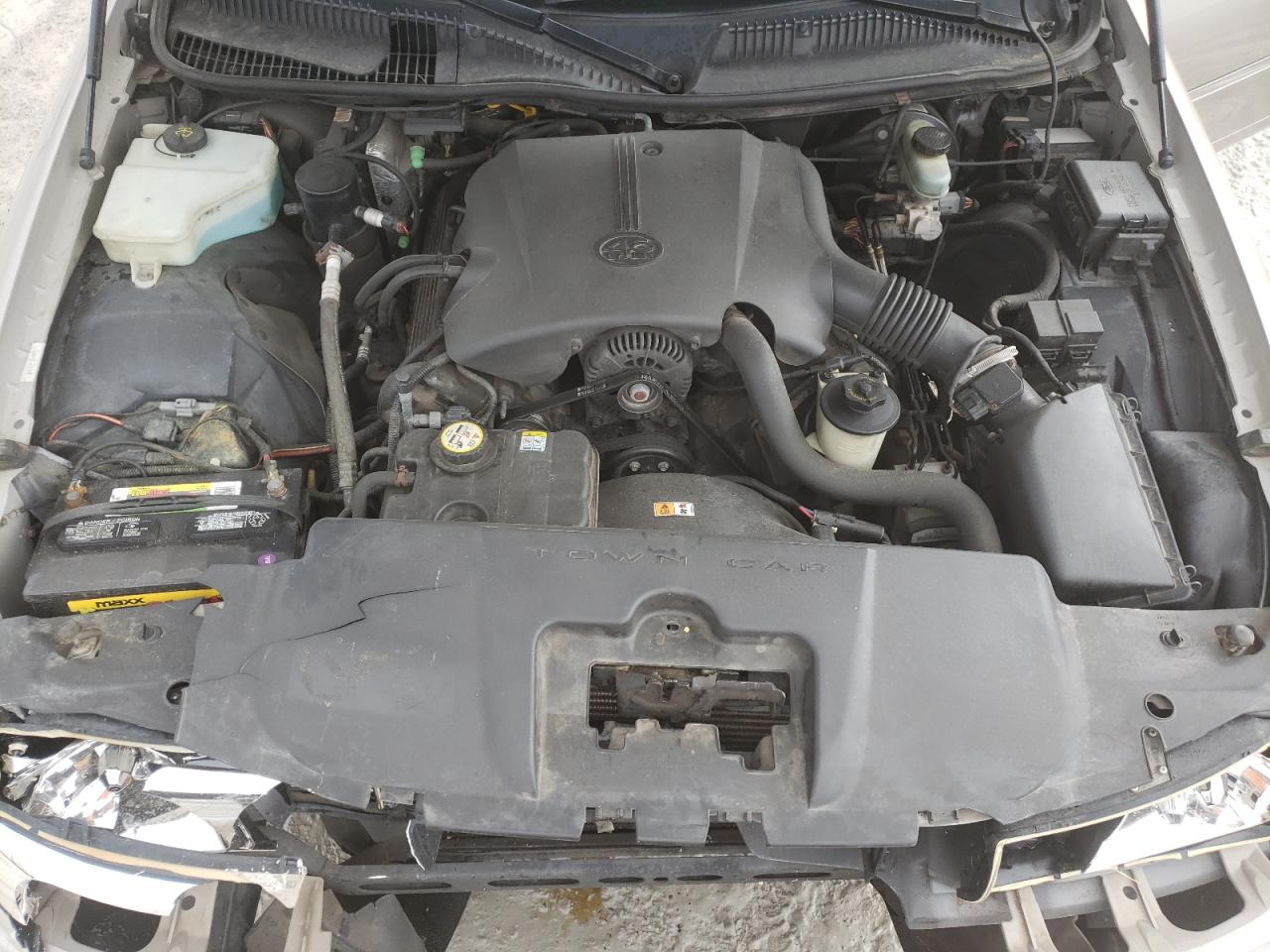 Photo 7 from auction – 2002 LINCOLN TOWN CAR S with VIN 1LNHM82W72Y633828