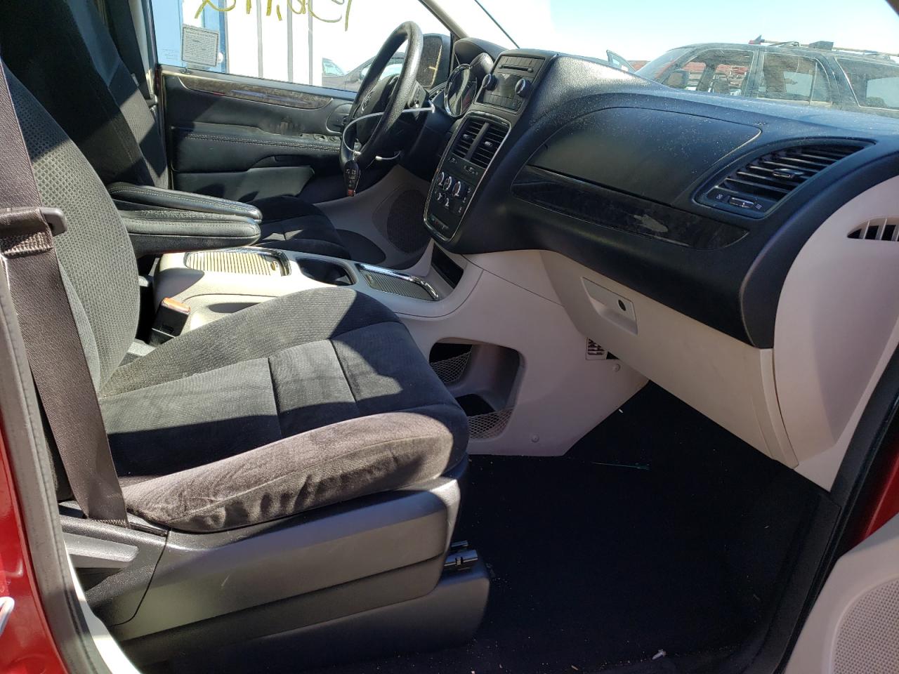 Photo 5 from auction – 2015 DODGE GRAND CARA with VIN 2C4RDGCG8FR528073