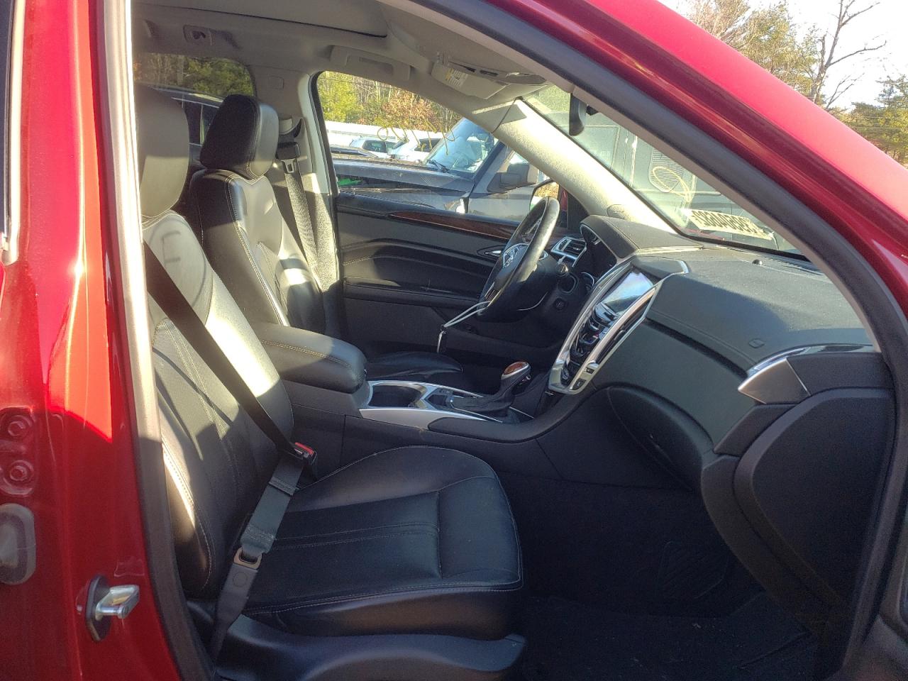 Photo 5 from auction – 2015 CADILLAC SRX PERFOR with VIN 3GYFNFE37FS536859