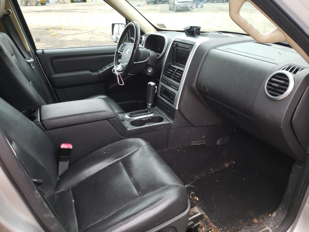 Photo 5 from auction – 2006 MERCURY MOUNTAINEE with VIN 4M2EU48836UJ07955