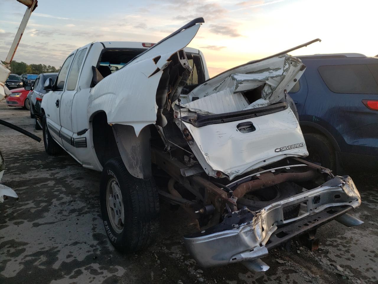 Photo 3 from auction – 2000 CHEVROLET SILVERADO with VIN 2GCEC19T5Y1407523