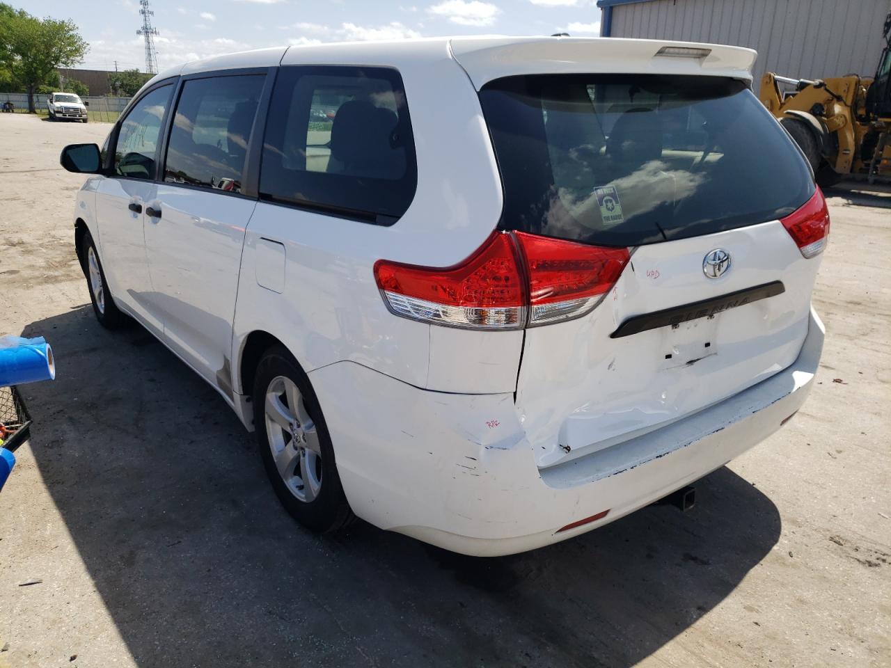 Фото 3 с аукциона – 2012 TOYOTA SIENNA BAS с VIN 5TDKA3DC1CS011926