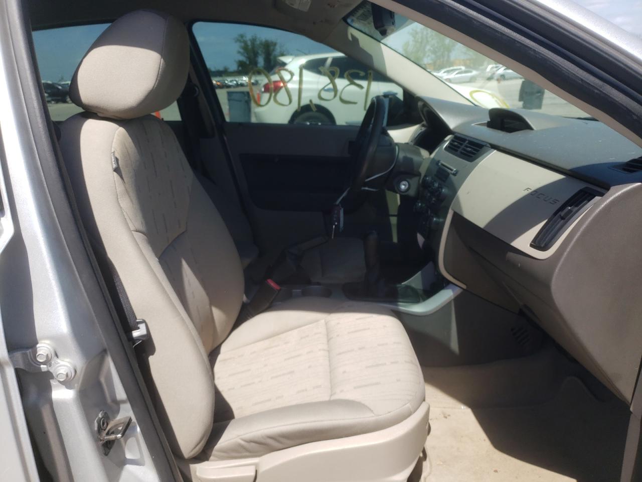 Photo 5 from auction – 2011 FORD FOCUS SE with VIN 1FAHP3FN7BW125599
