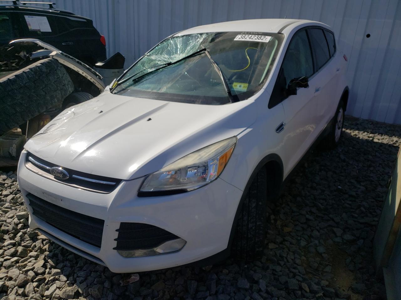 Photo 2 from auction – 2014 FORD ESCAPE SE with VIN 1FMCU0GX2EUB33505