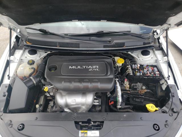Photo 7 from auction – 2015 CHRYSLER 200 LIMITE with VIN 1C3CCCAB7FN652331
