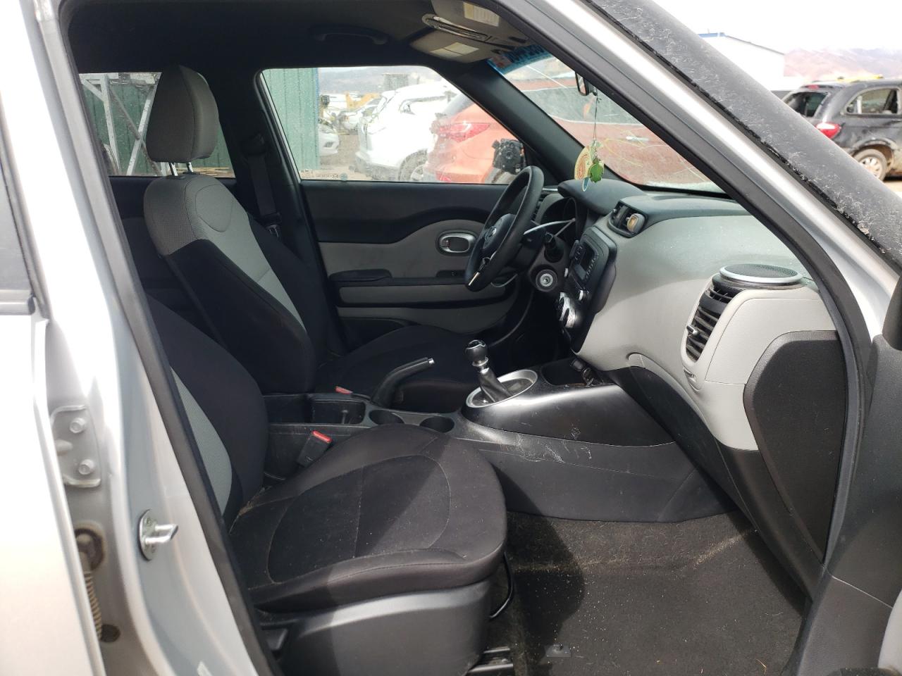 Photo 5 from auction – 2015 KIA SOUL with VIN KNDJN2A25F7779316
