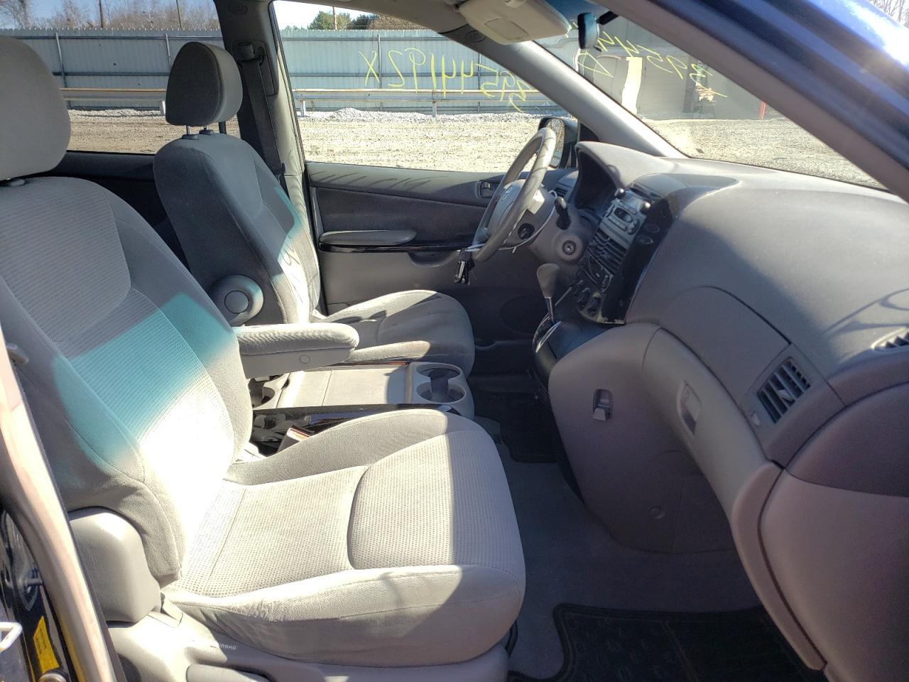 Photo 5 from auction – 2004 TOYOTA SIENNA with VIN 5TDZA23C54S000049
