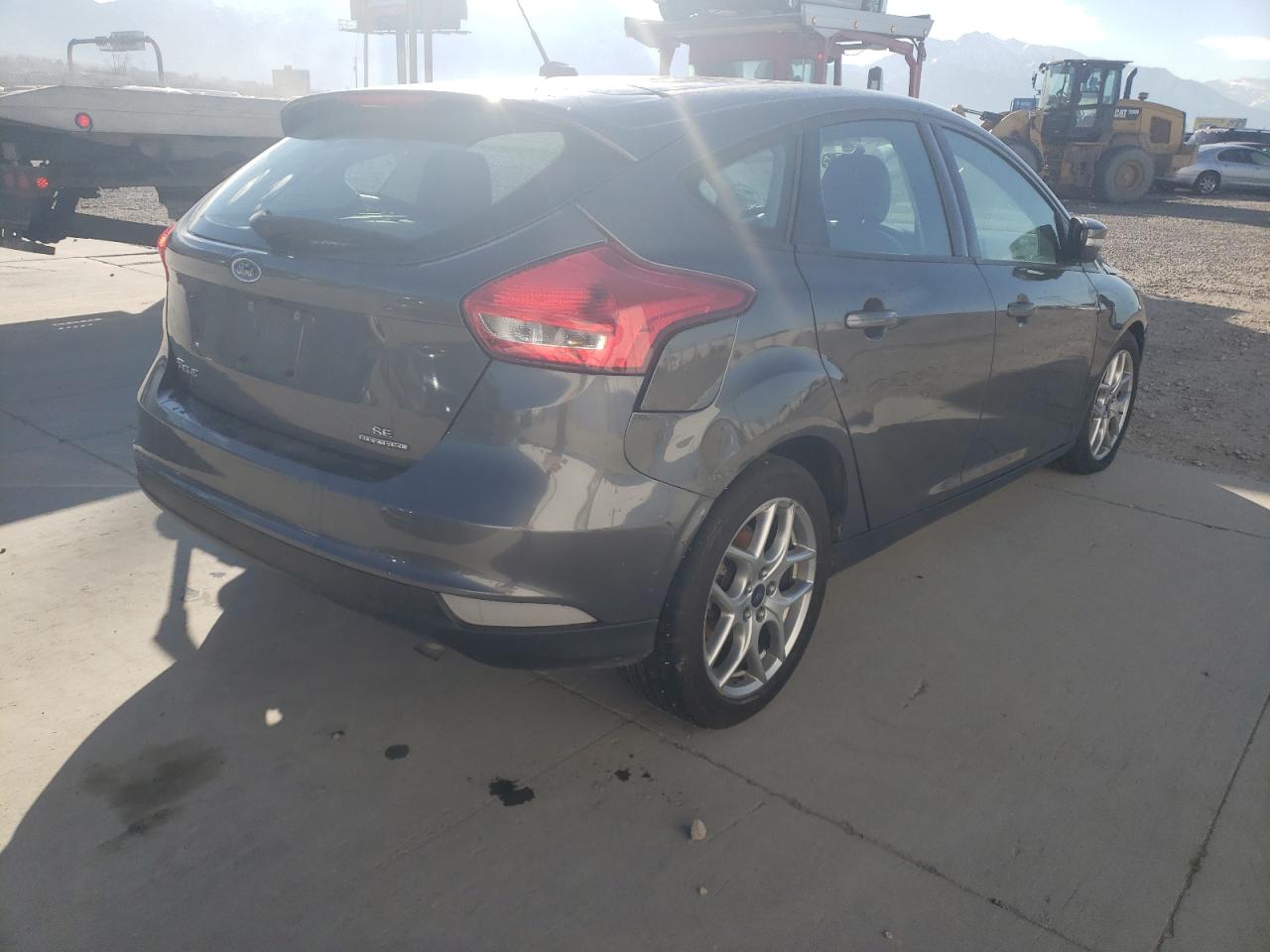Photo 4 from auction – 2015 FORD FOCUS SE with VIN 1FADP3K25FL341145