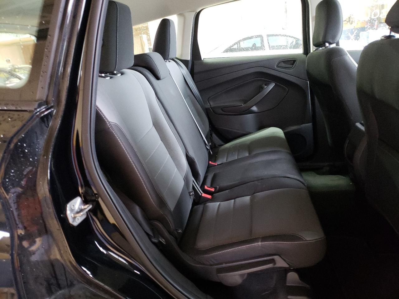 Photo 6 from auction – 2018 FORD ESCAPE S with VIN 1FMCU0F77JUA19947