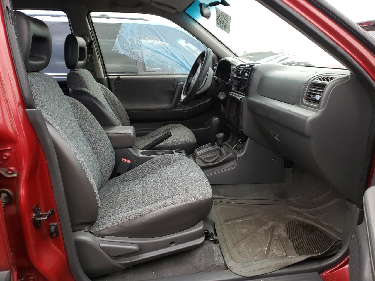 Photo 5 from auction – 1998 ISUZU RODEO S with VIN 4S2CM58W1W4375666