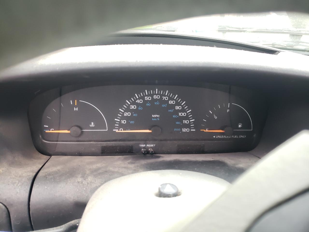 Photo 8 from auction – 2000 DODGE CARAVAN with VIN 2B4GP2537YR673696