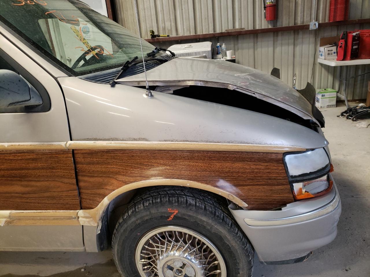 Photo 9 from auction – 1992 DODGE CARAVAN with VIN 1B4GH54R9NX240396
