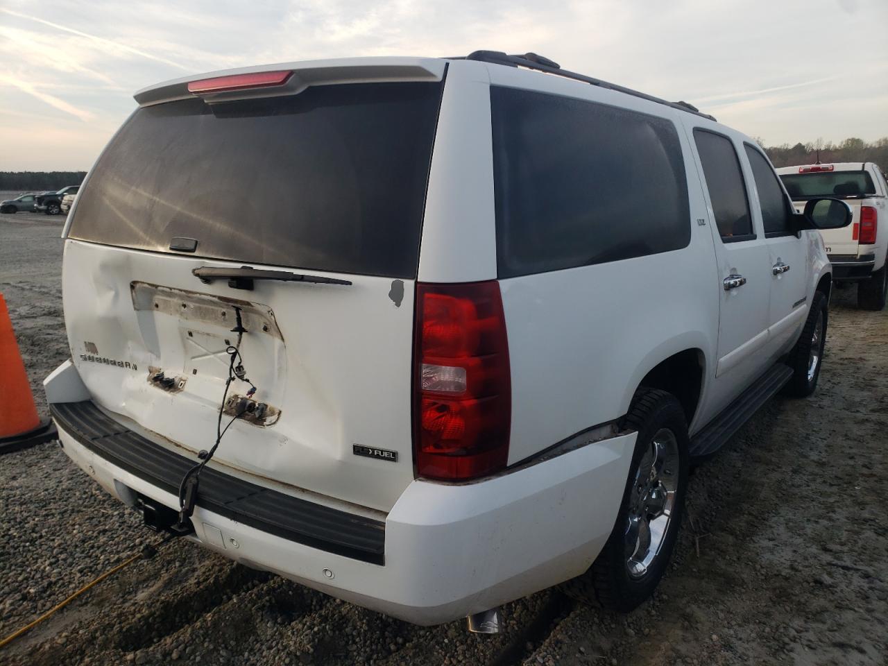 Photo 4 from auction – 2007 CHEVROLET SUBURBAN K with VIN 1GNFK16337J296591