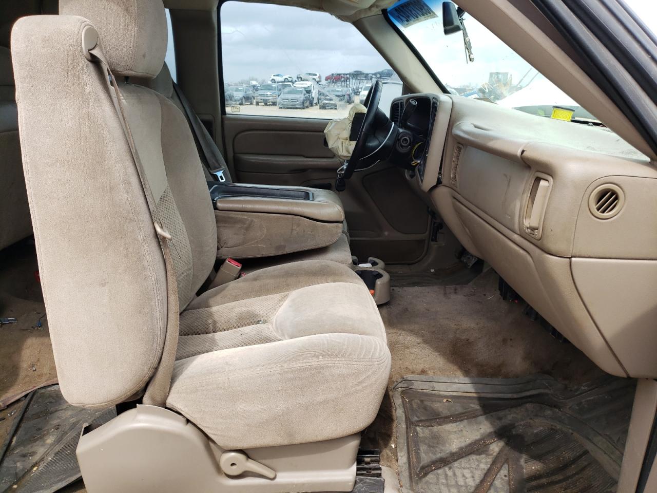 Photo 5 from auction – 2004 CHEVROLET SILVERADO with VIN 2GCEC19V641200408