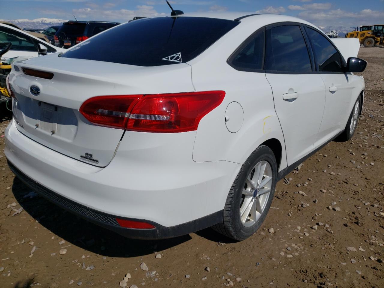 Photo 4 from auction – 2016 FORD FOCUS SE with VIN 1FADP3F23GL383714