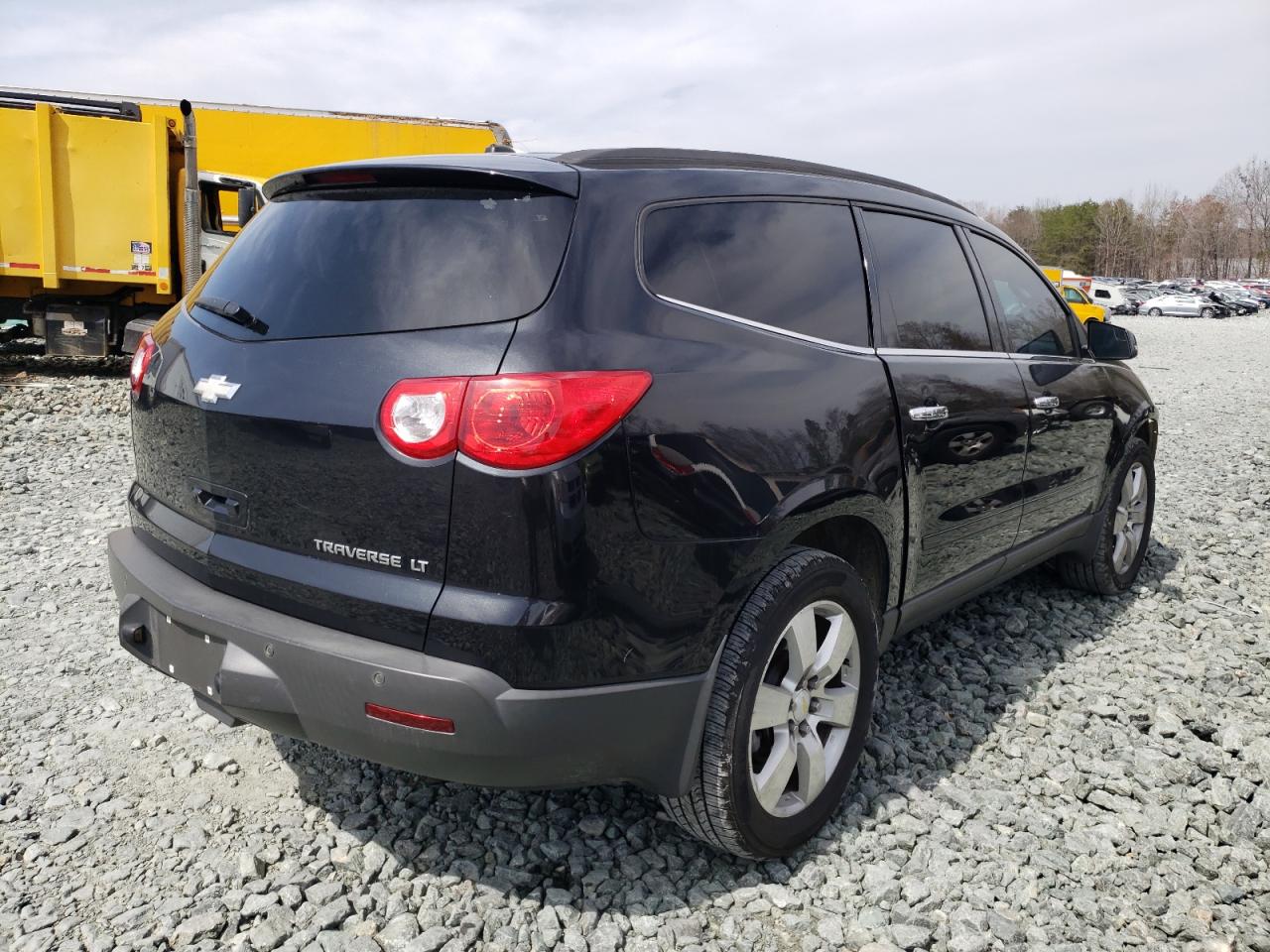 Photo 4 from auction – 2011 CHEVROLET TRAVERSE L with VIN 1GNKRGED6BJ264797