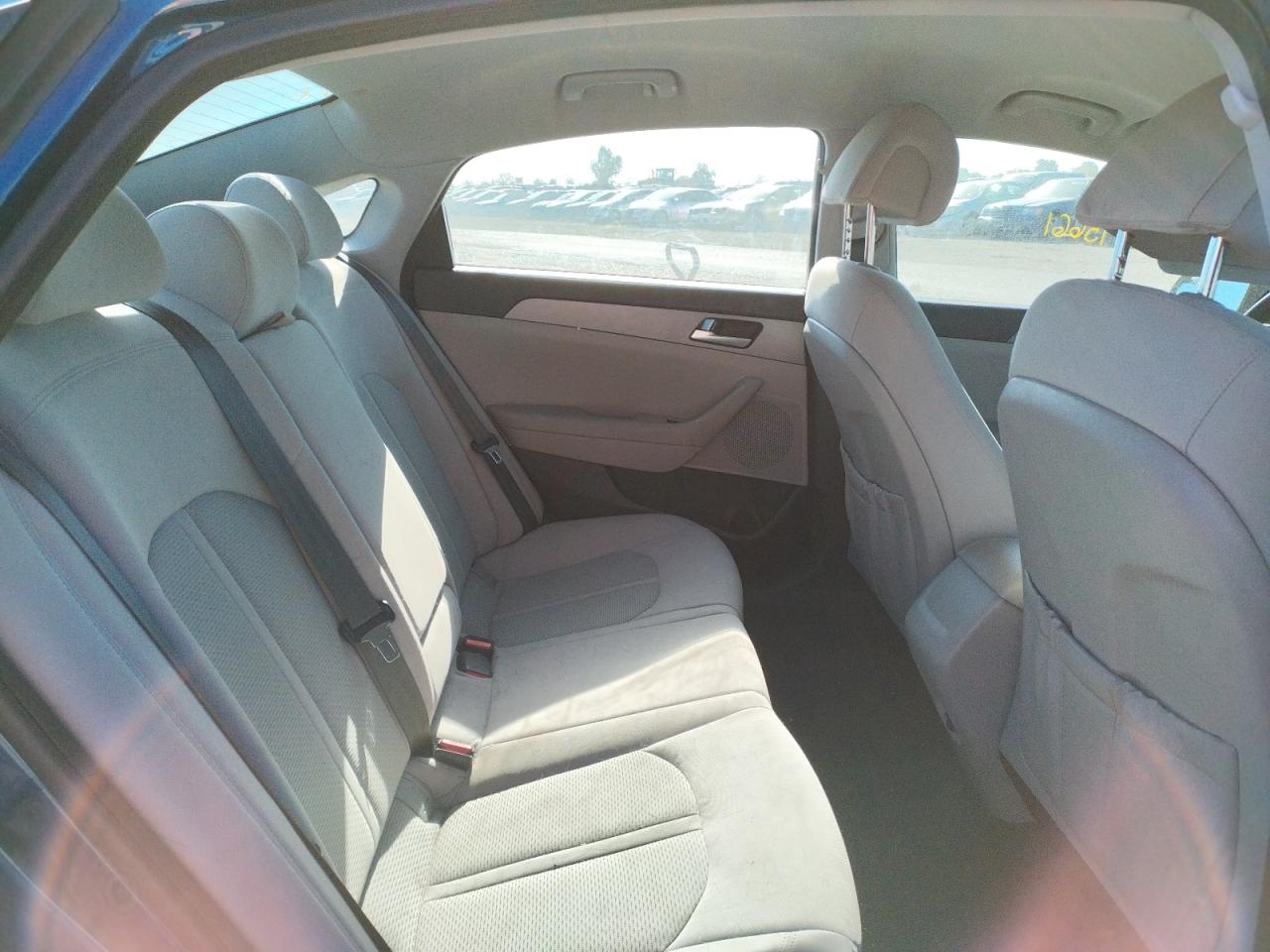 Photo 6 from auction – 2017 HYUNDAI SONATA SE with VIN 5NPE24AF2HH487923