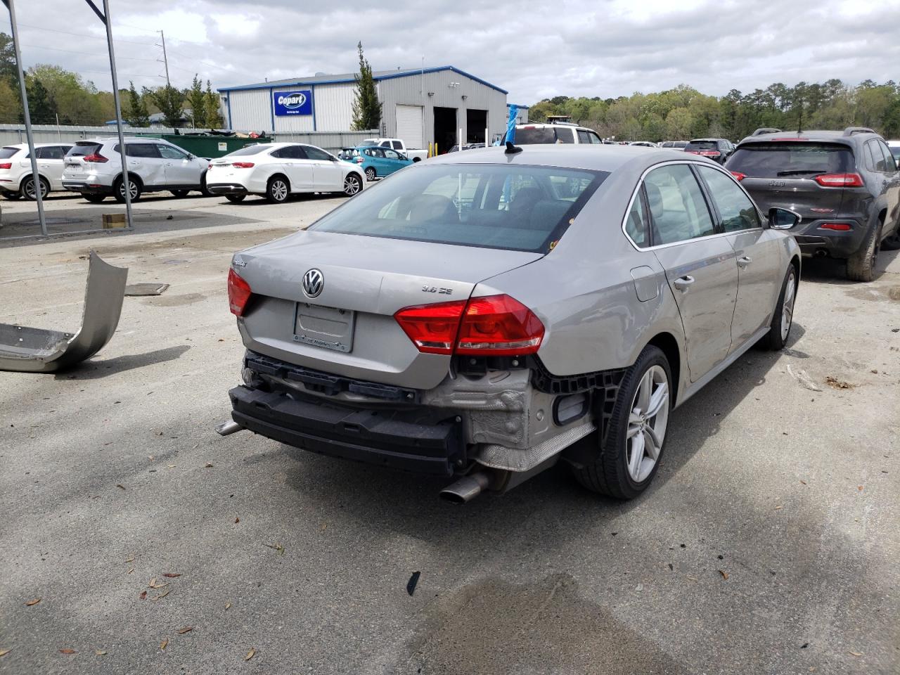 Photo 4 from auction – 2012 VOLKSWAGEN PASSAT SE with VIN 1VWBM7A36CC092391