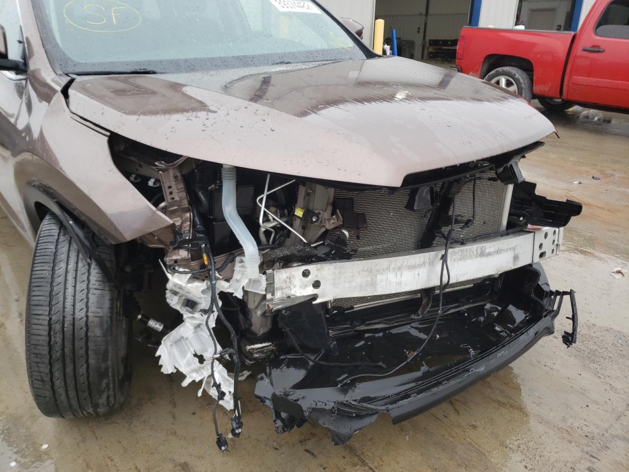 Photo 9 from auction – 2018 TOYOTA HIGHLANDER with VIN 5TDDZRFH1JS868760