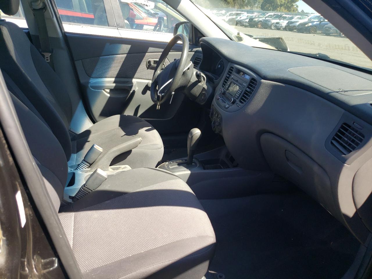 Photo 5 from auction – 2009 KIA RIO BASE with VIN KNADE223796486741