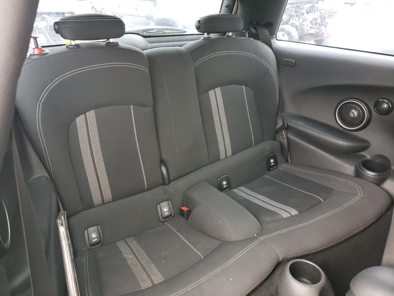 Photo 6 from auction – 2015 MINI COOPER S with VIN WMWXP7C59F2A33716