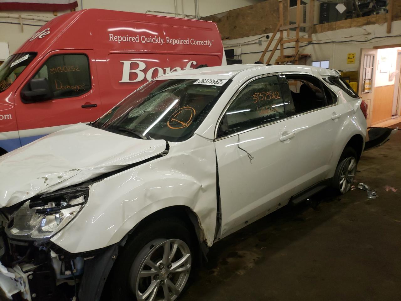 Photo 9 from auction – 2017 CHEVROLET EQUINOX LT with VIN 2GNFLFE33H6202381