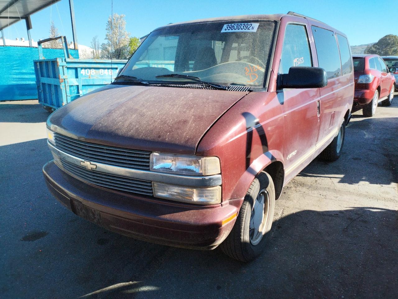 Photo 2 from auction – 1996 CHEVROLET ASTRO with VIN 1GNDM19W9TB186043