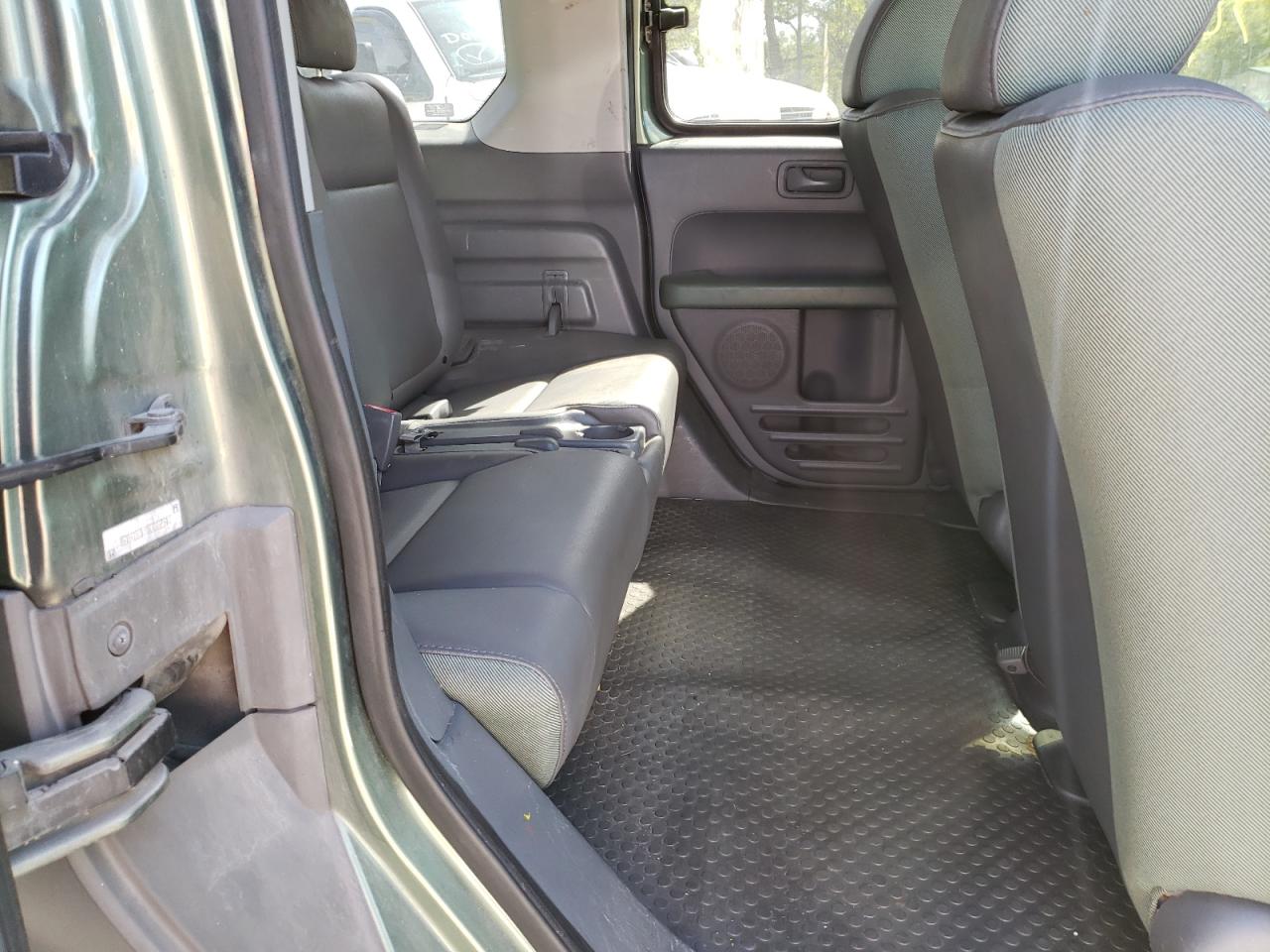 Photo 6 from auction – 2005 HONDA ELEMENT LX with VIN 5J6YH18325L012912