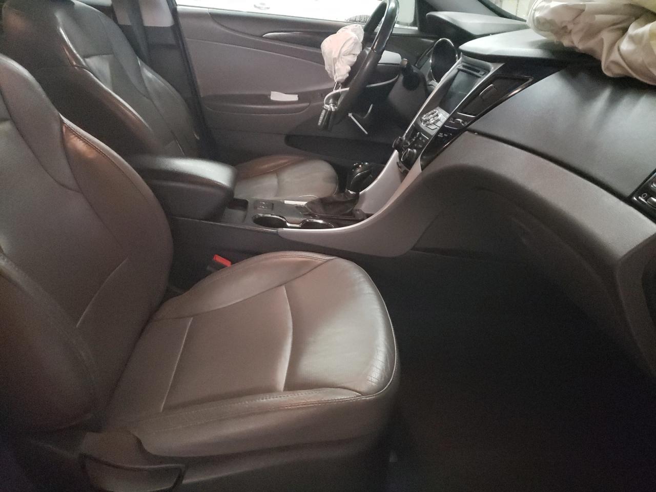 Photo 5 from auction – 2012 HYUNDAI SONATA SE with VIN 5NPEC4AC8CH450449