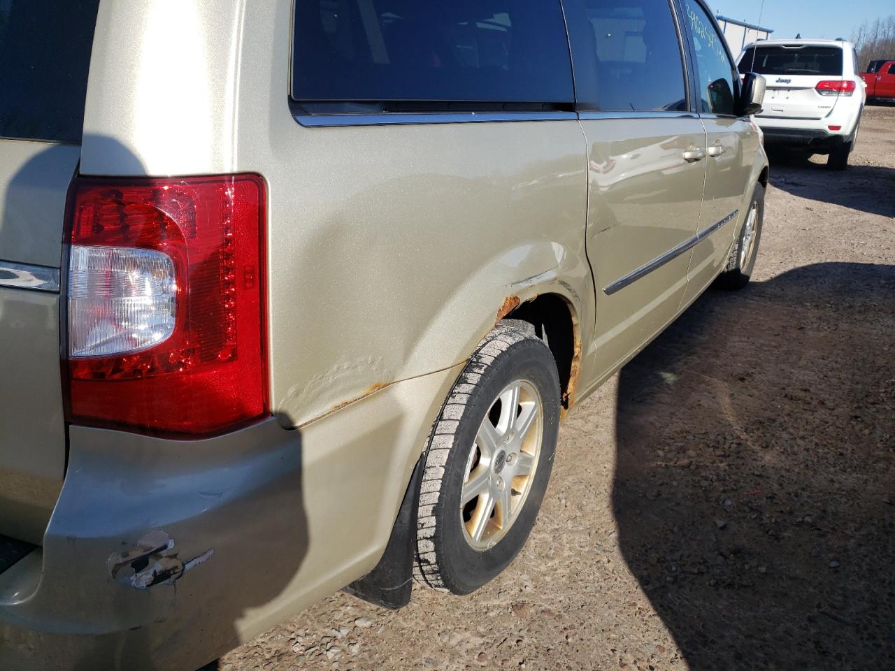 Photo 9 from auction – 2011 CHRYSLER TOWN & COU with VIN 2A4RR5DG5BR676660