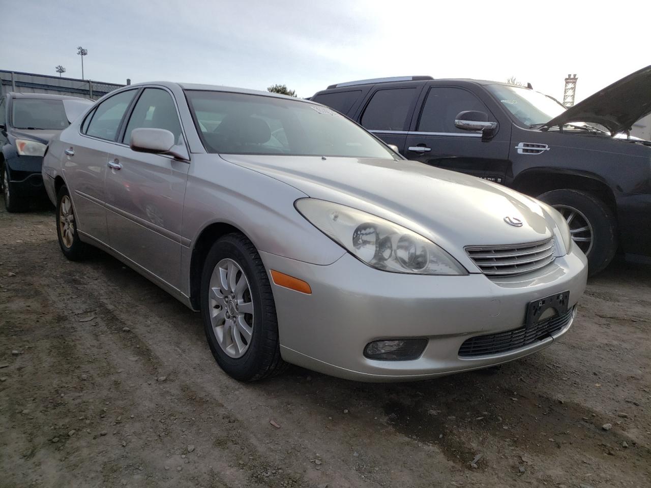 LEXUS ES 330 2004 with VIN JTHBA30G840019968 - Photo from auction