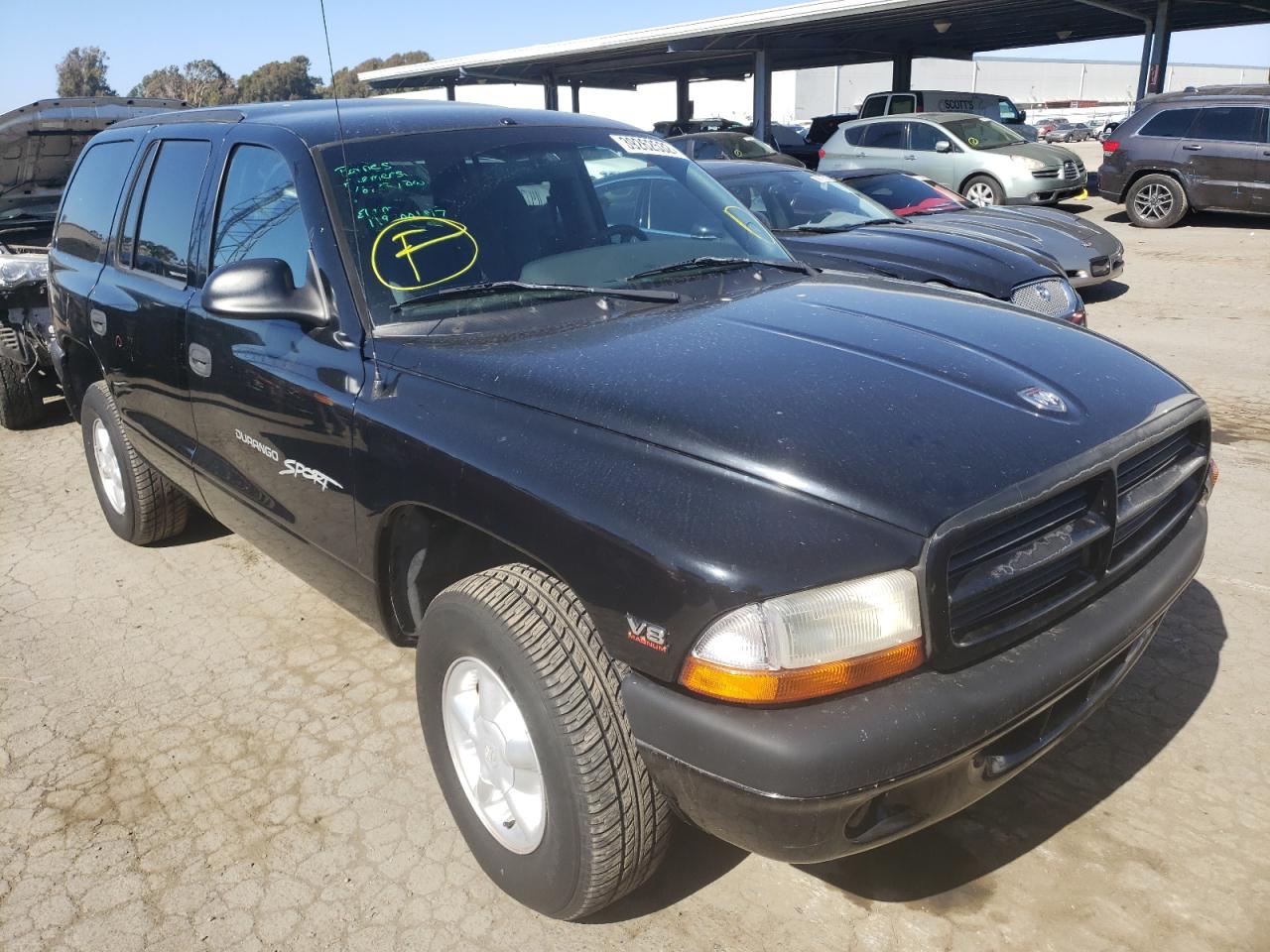 DODGE DURANGO 2000 with VIN 1B4HS28N0YF153394 - Photo from auction