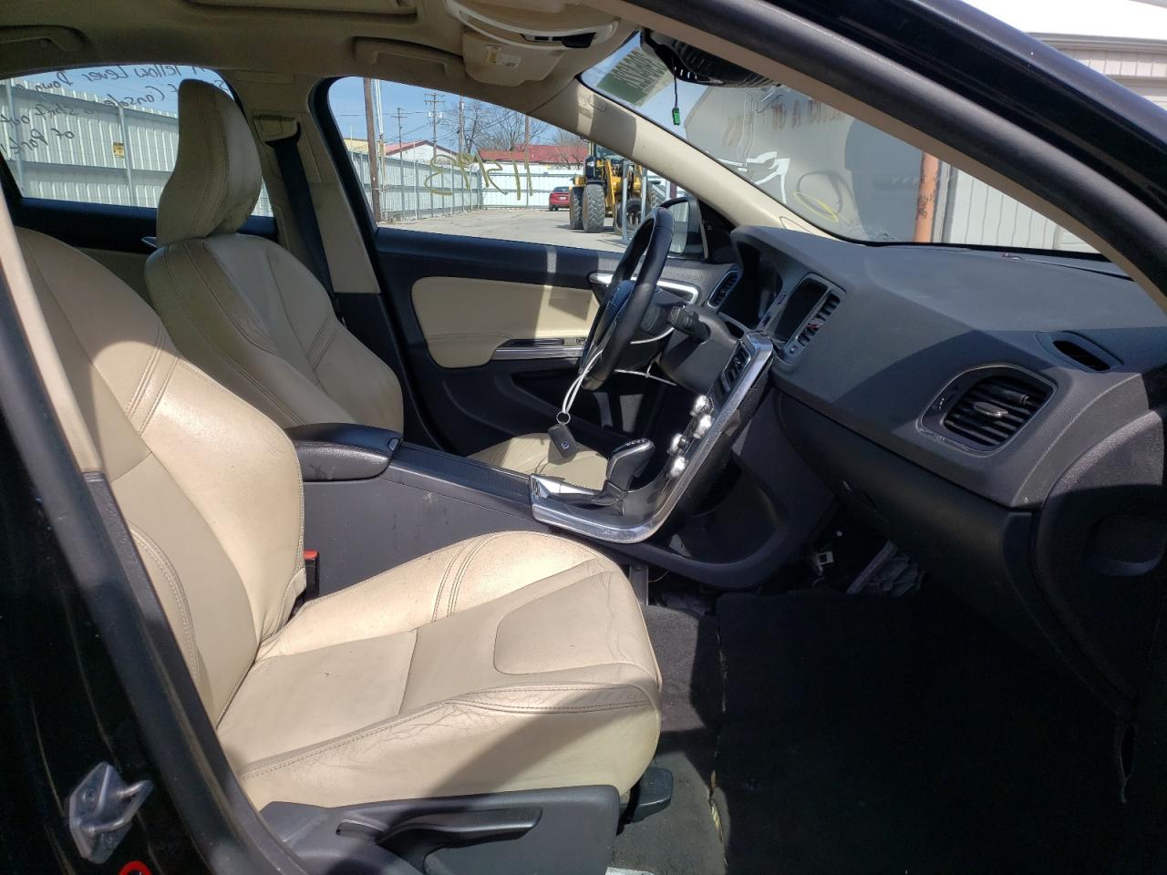 Photo 5 from auction – 2018 VOLVO S60 DYNAMI with VIN YV126MFL7J2465567