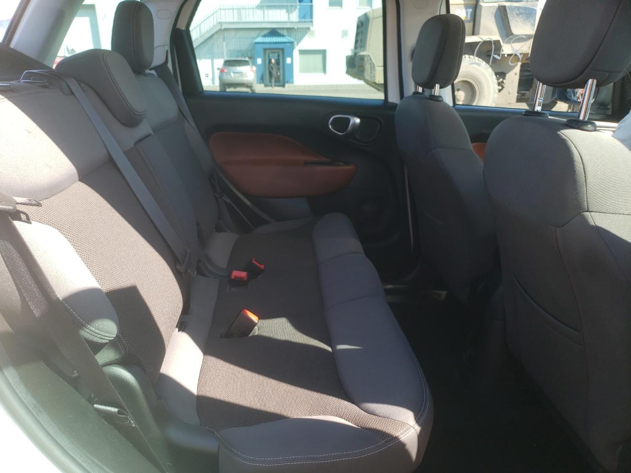 Photo 6 from auction – 2014 FIAT 500L TREKK with VIN ZFBCFADH3EZ004535