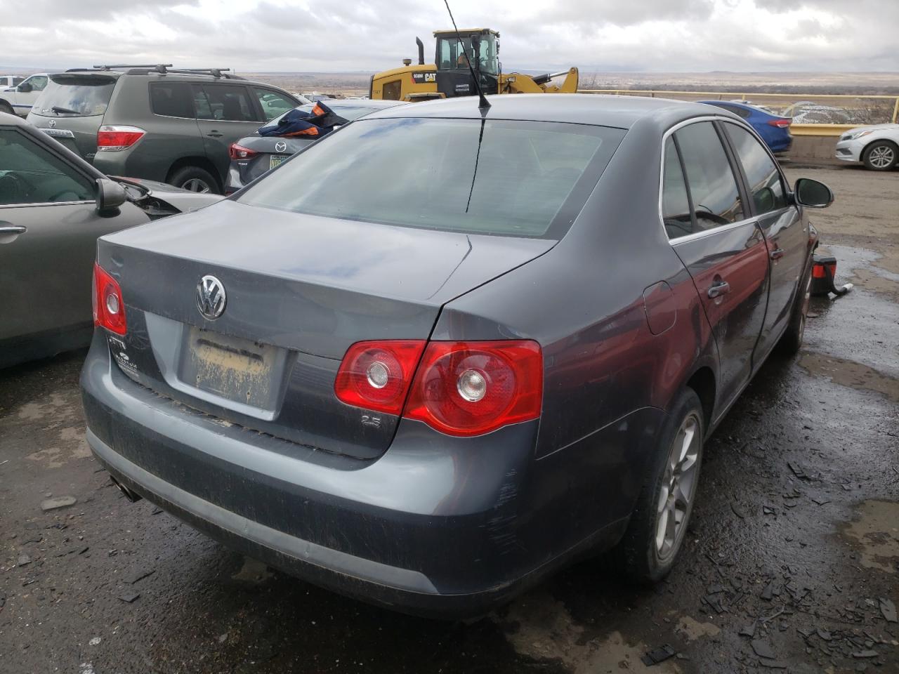 Photo 4 from auction – 2007 VOLKSWAGEN JETTA WOLF with VIN 3VWEF71K57M187026