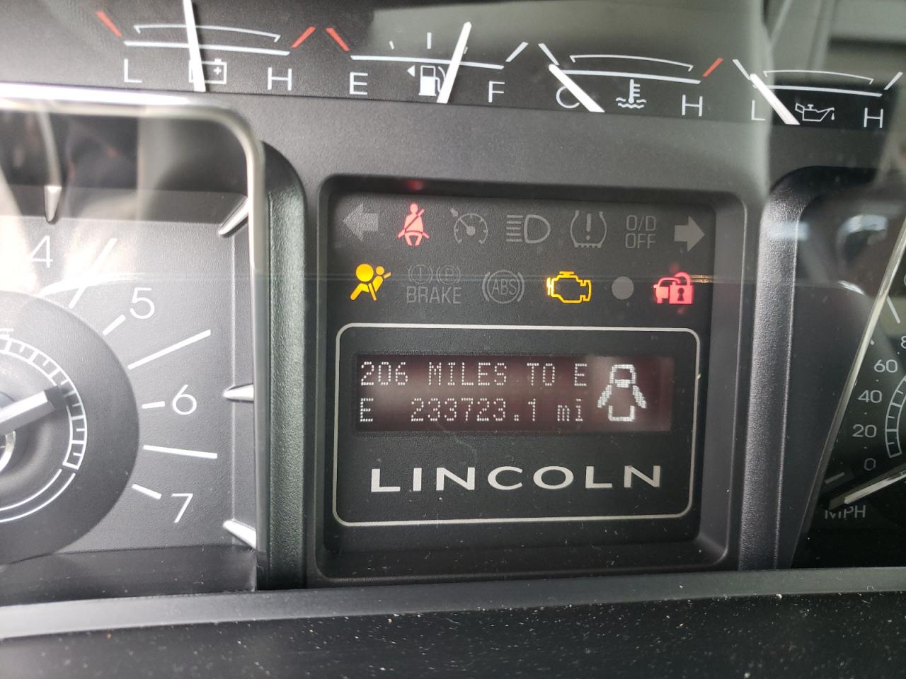 Photo 8 from auction – 2008 LINCOLN NAVIGATOR with VIN 5LMFU28558LJ11818