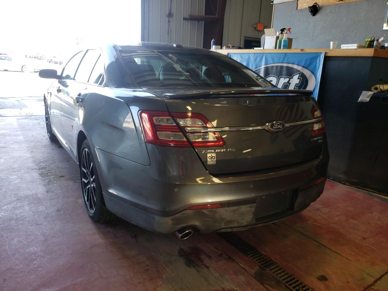 Photo 3 from auction – 2019 FORD TAURUS LIM with VIN 1FAHP2J81KG118878