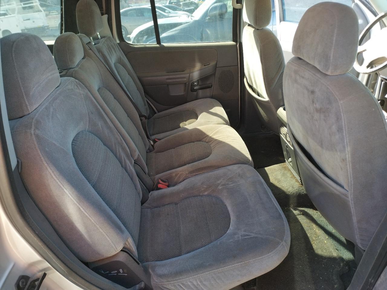 Photo 6 from auction – 2005 FORD EXPLORER X with VIN 1FMZU63KX5ZA32786