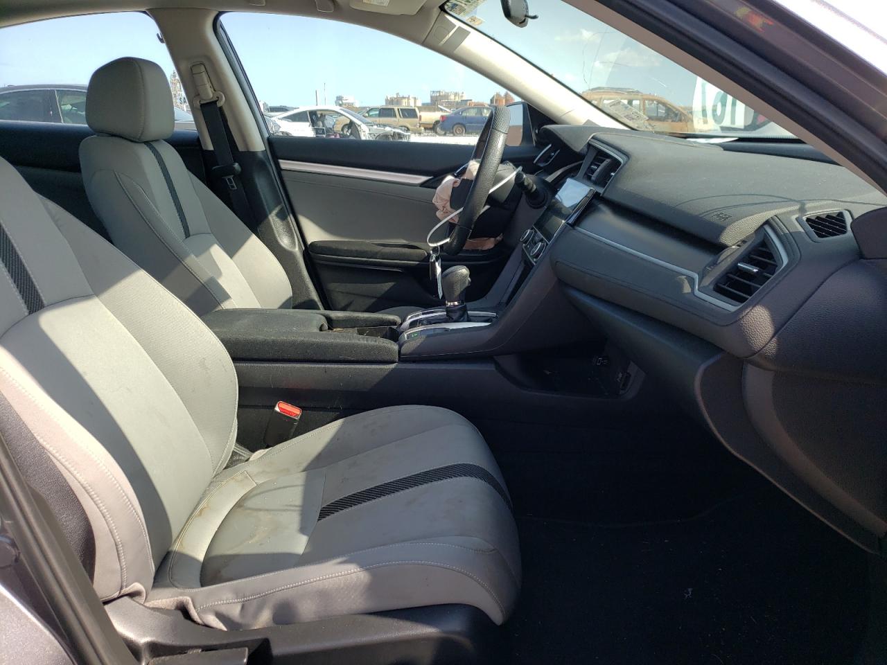 Photo 5 from auction – 2017 HONDA CIVIC EX with VIN 19XFC2F70HE005915