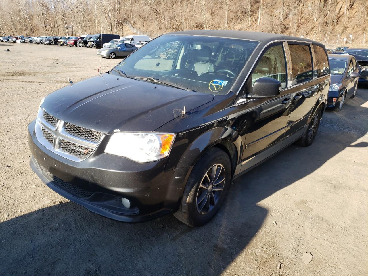 صورة رقم 2 من المزاد - 2017 DODGE GRAND CARA مع VIN 2C4RDGCG0HR773341